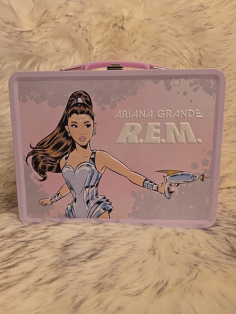 Ariana Grande R.E.M. Perfume Metal Lunchbox Tin Rare Collector’s Item NEW